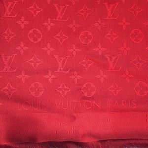 Louis Vuitton monogram shawl pomme d’amour